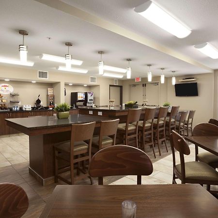 Super 8 By Wyndham Lloydminster Hotel Exterior photo