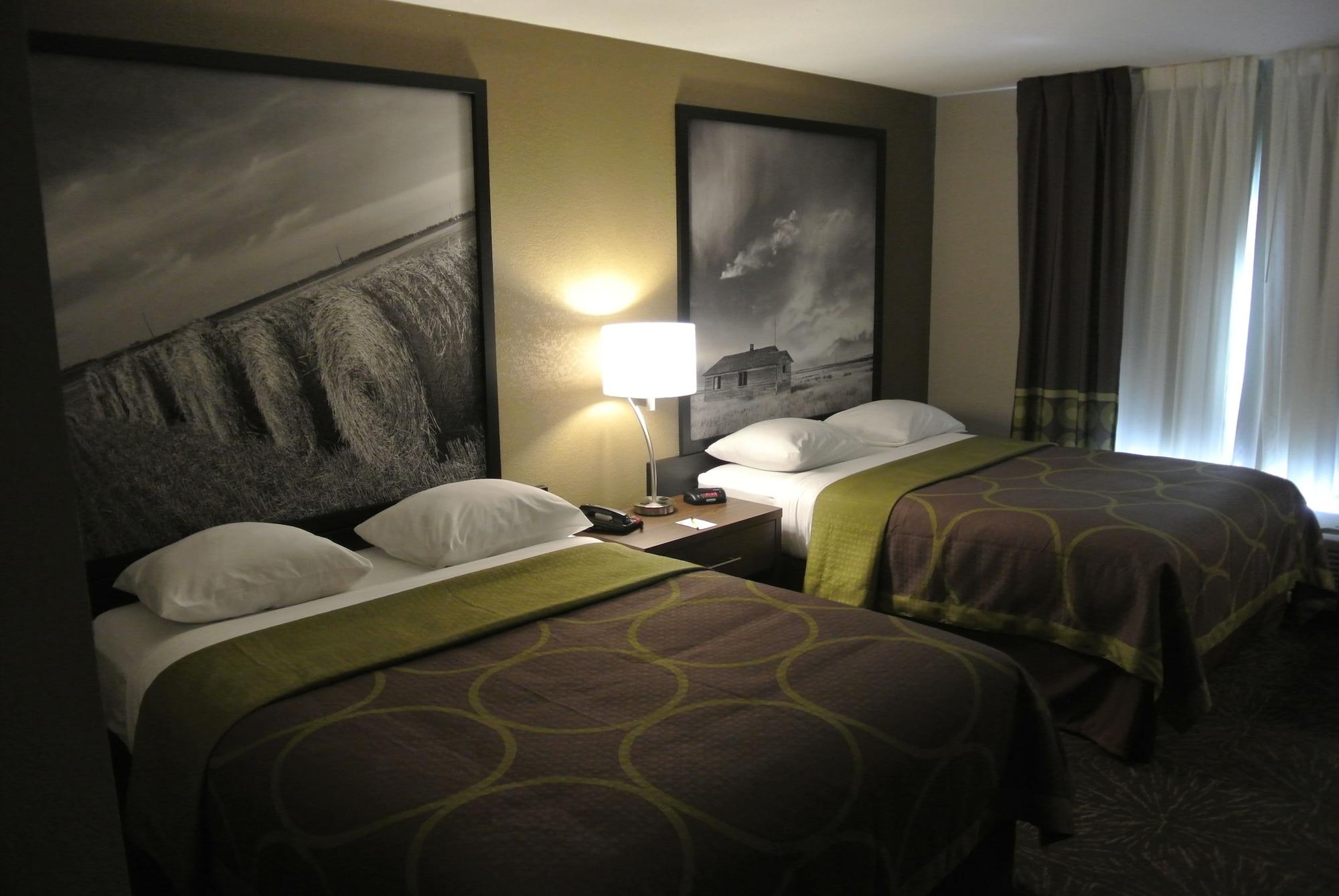 Super 8 By Wyndham Lloydminster Hotel Exterior photo